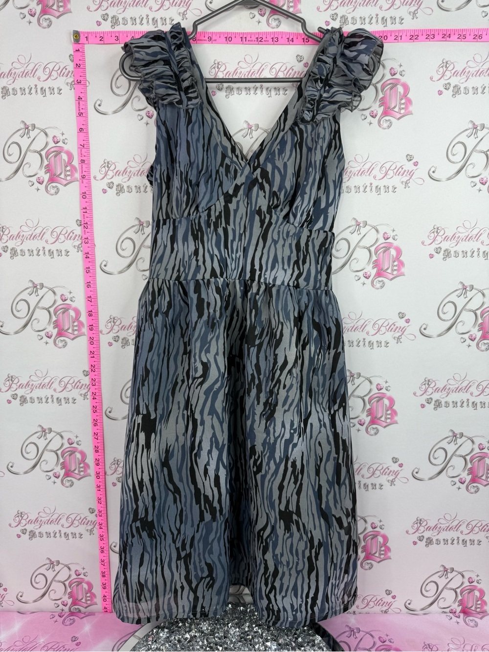 COUPE COLLECTION DRESS Ruffled Shoulder V-Neck Midi Dress in Gray and Black NEW
